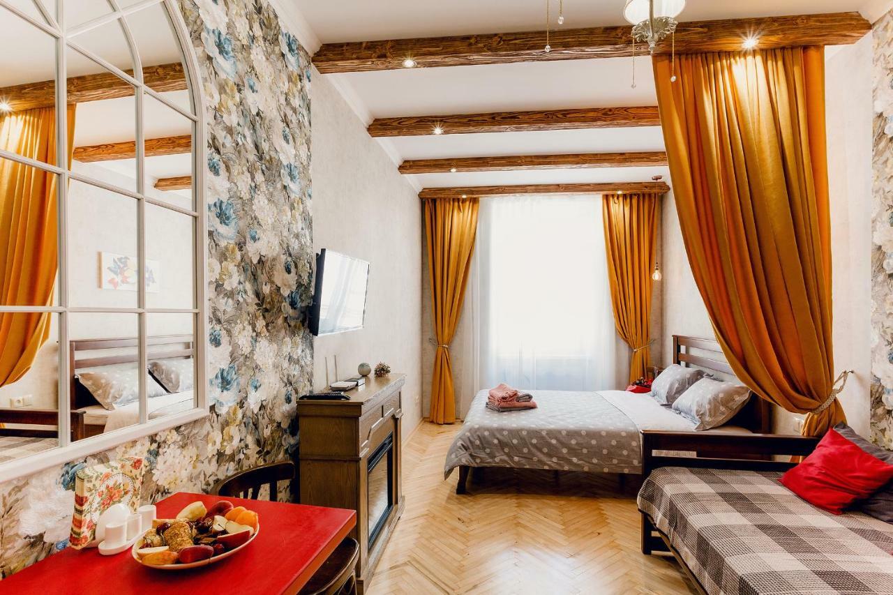 Honey Pie Apartment Lviv Ngoại thất bức ảnh