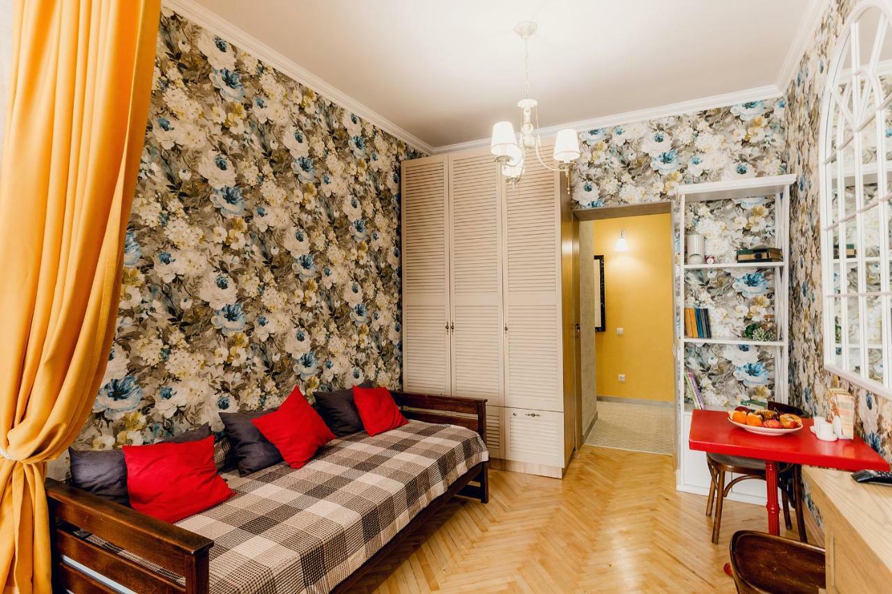 Honey Pie Apartment Lviv Ngoại thất bức ảnh