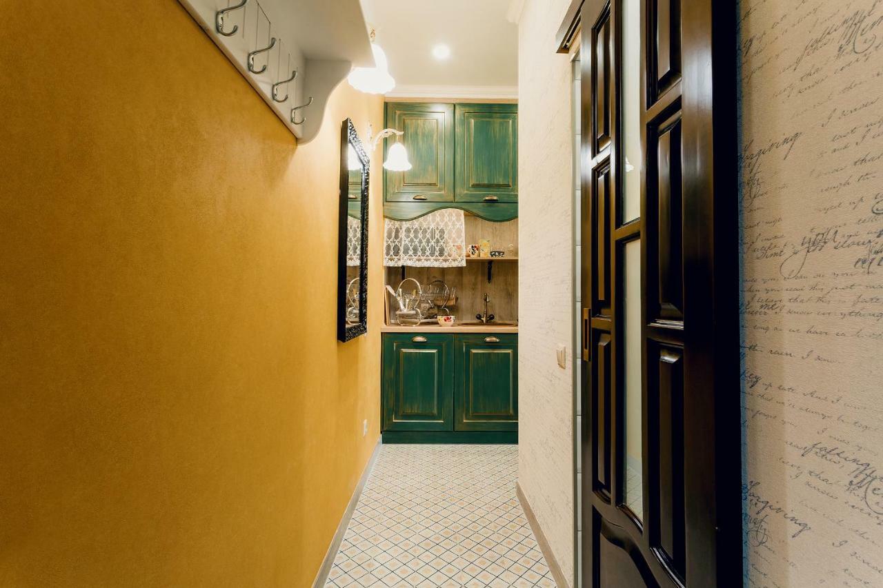 Honey Pie Apartment Lviv Ngoại thất bức ảnh