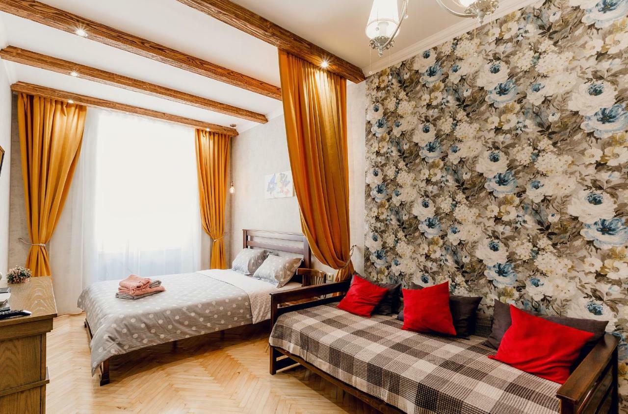 Honey Pie Apartment Lviv Ngoại thất bức ảnh