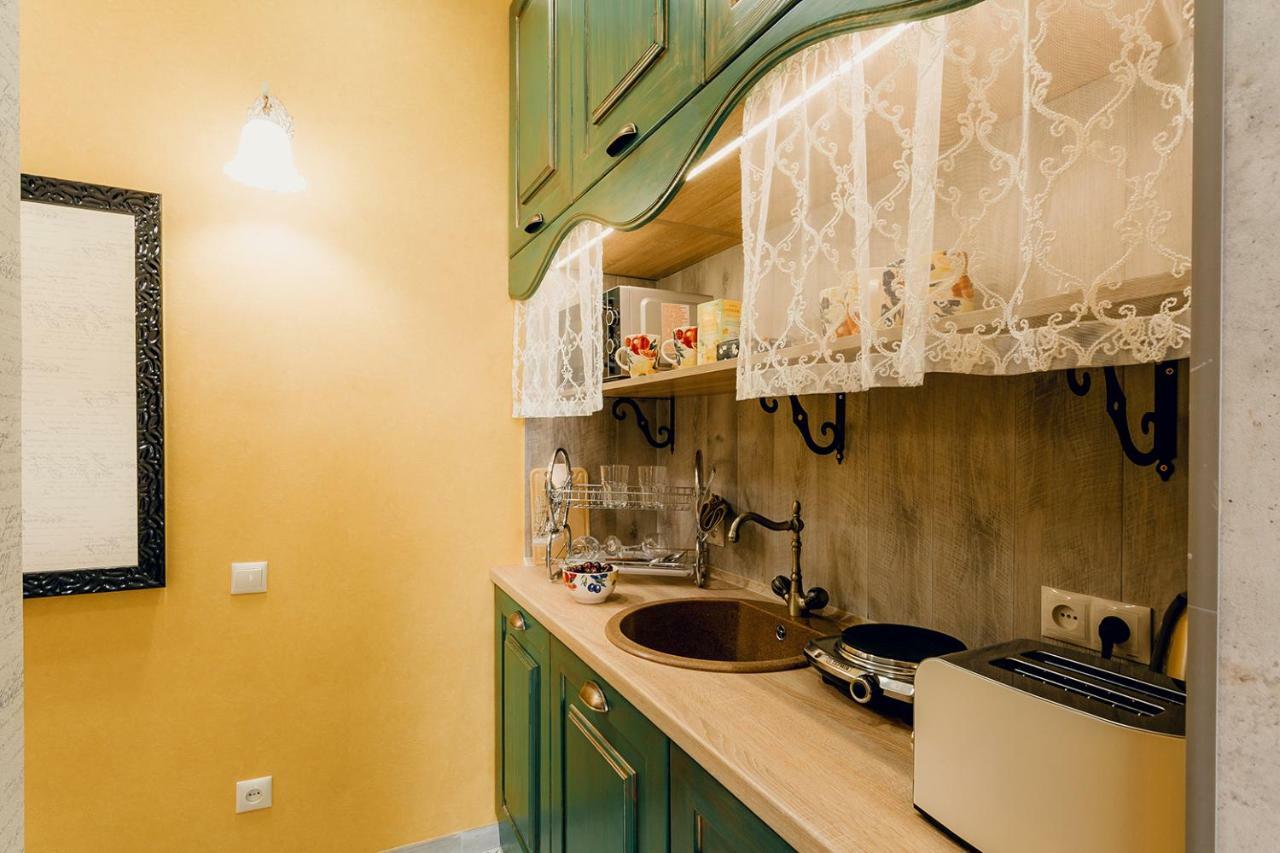Honey Pie Apartment Lviv Ngoại thất bức ảnh